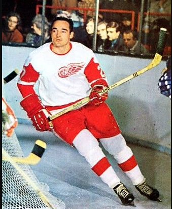 Frank Mahovlich with the Detroit Red Wings